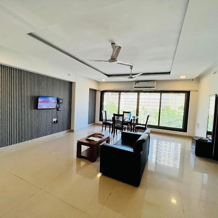 Hsquare Service Apartment Malad Mumbai Exterior photo