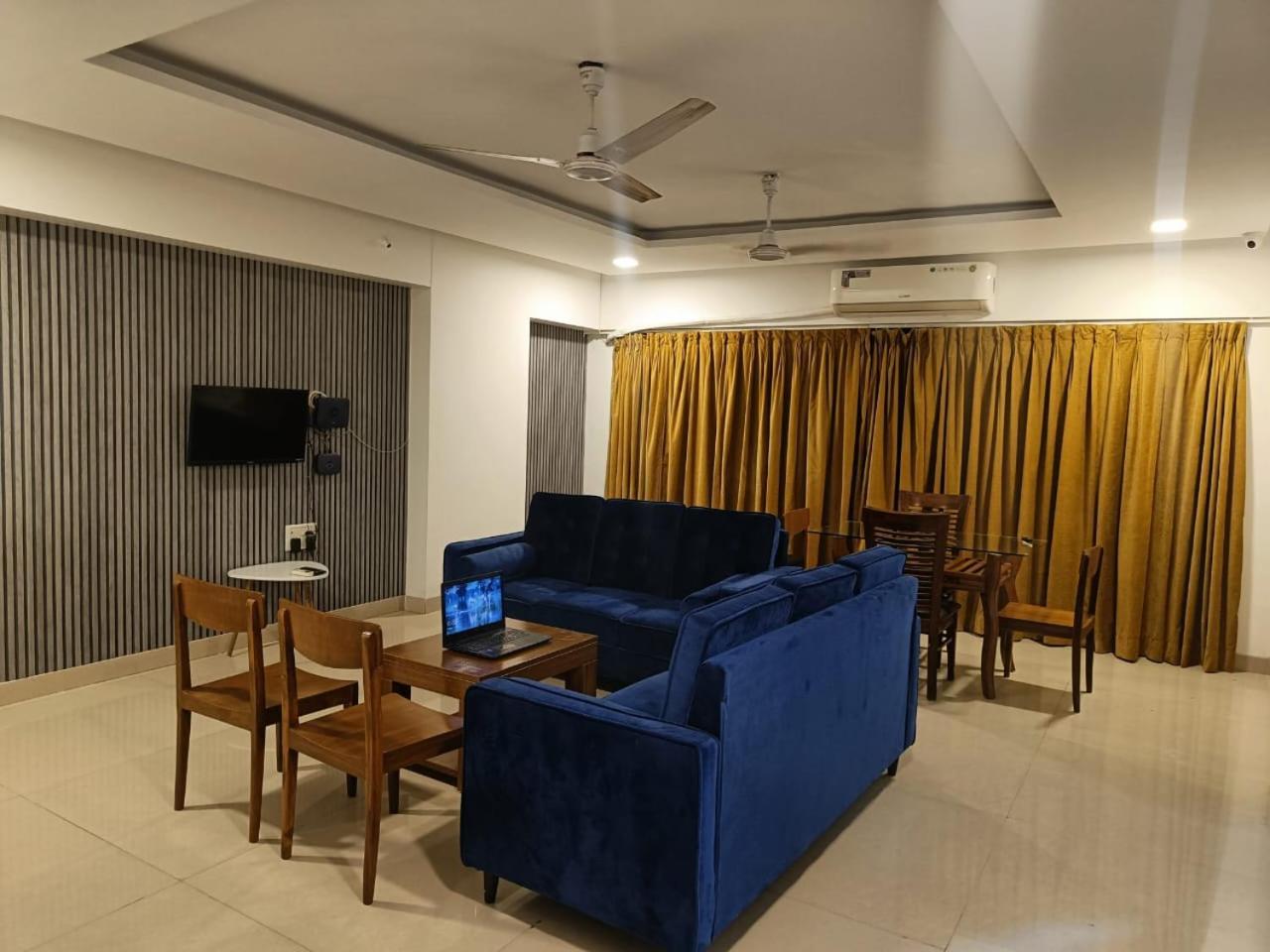 Hsquare Service Apartment Malad Mumbai Exterior photo