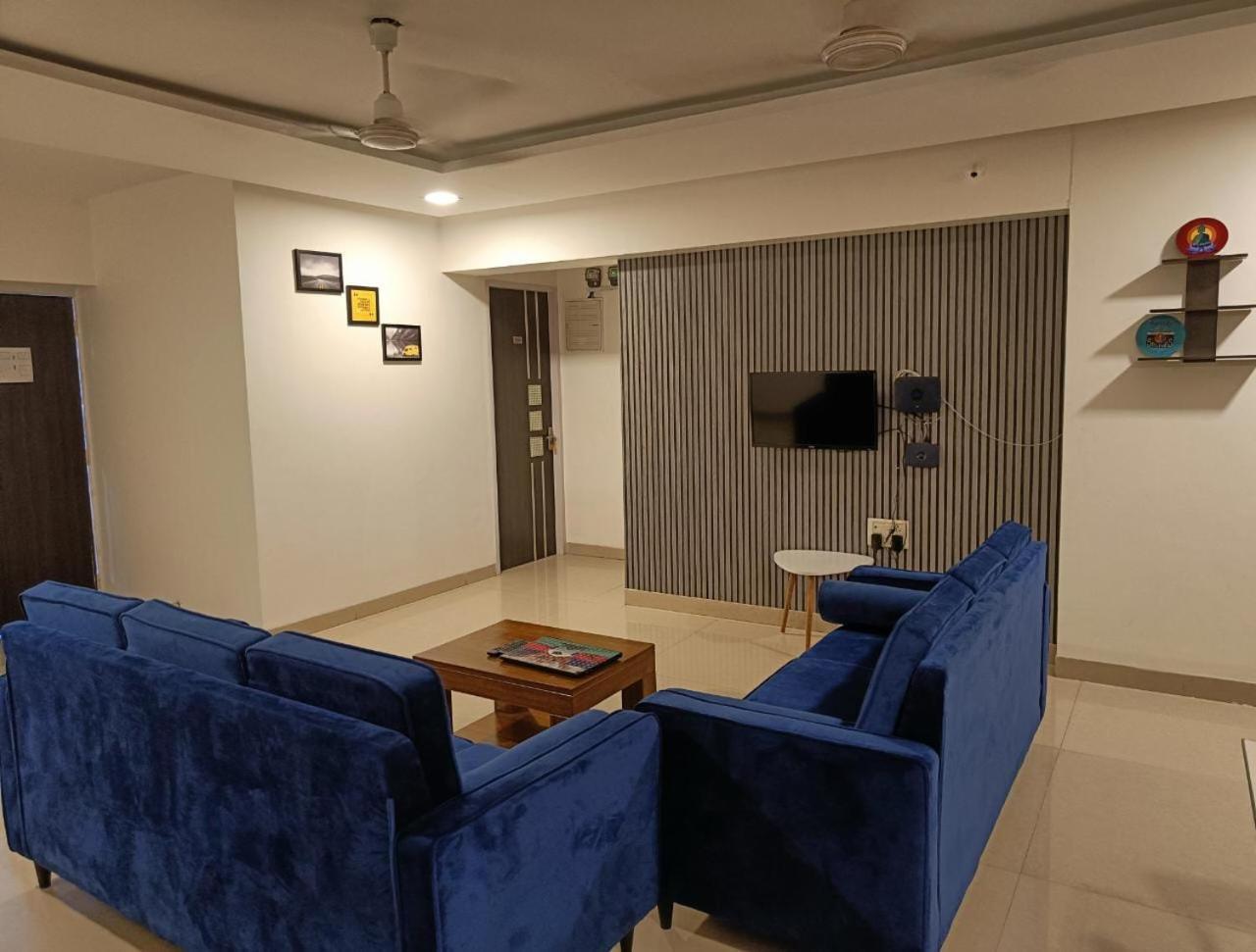 Hsquare Service Apartment Malad Mumbai Exterior photo