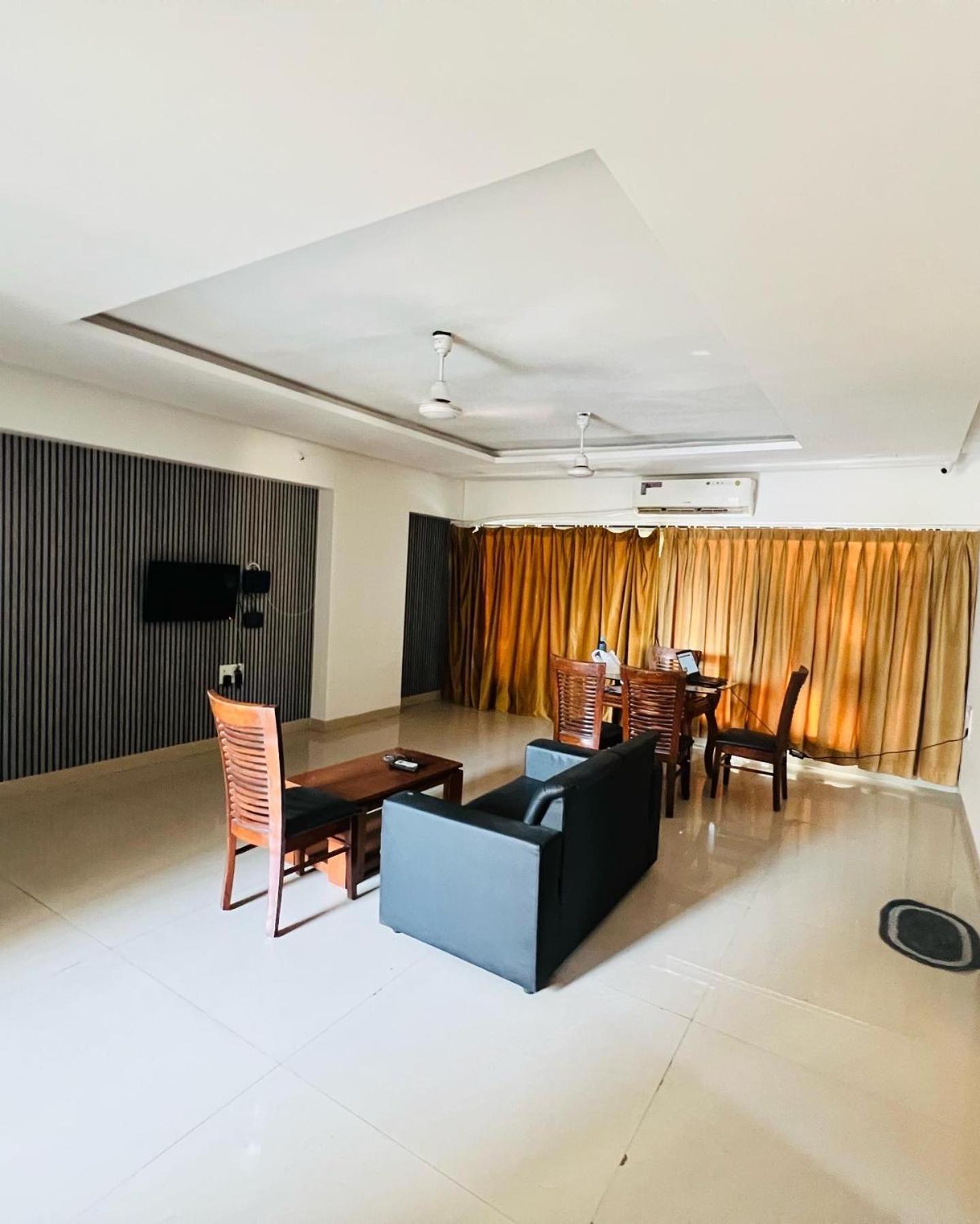 Hsquare Service Apartment Malad Mumbai Exterior photo